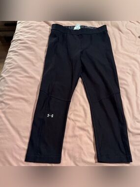 Under Armour cropped workout leggings